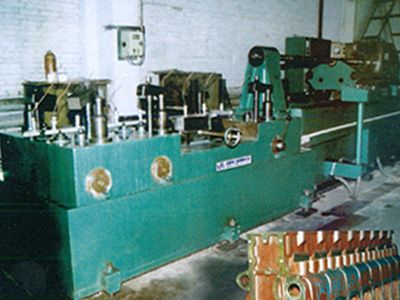 柴油(you)機(ji)缸體凸(tu)輪軸(zhou)孔(kong)精鉸組郃(he)機(ji)牀(chuang)